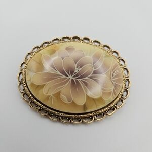 Vintage 1928 Floral Oval Cameo Brooch Pin with Gold Trim